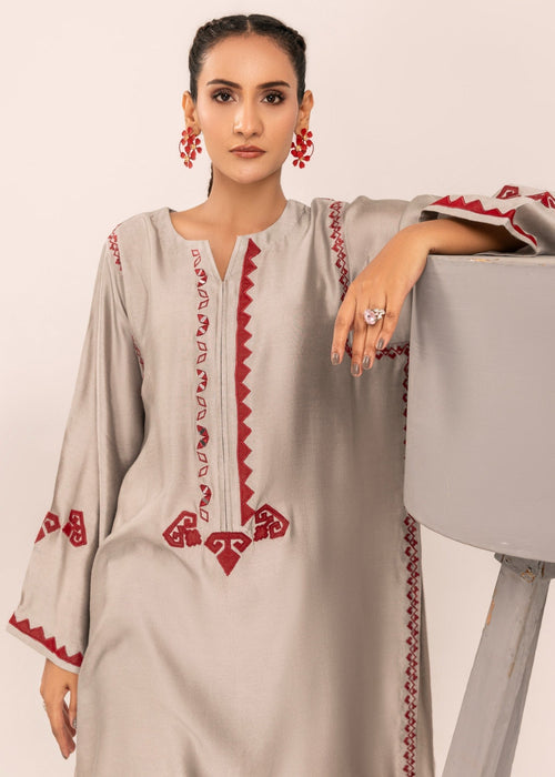 Full view of Shagufta semi formal outfit

