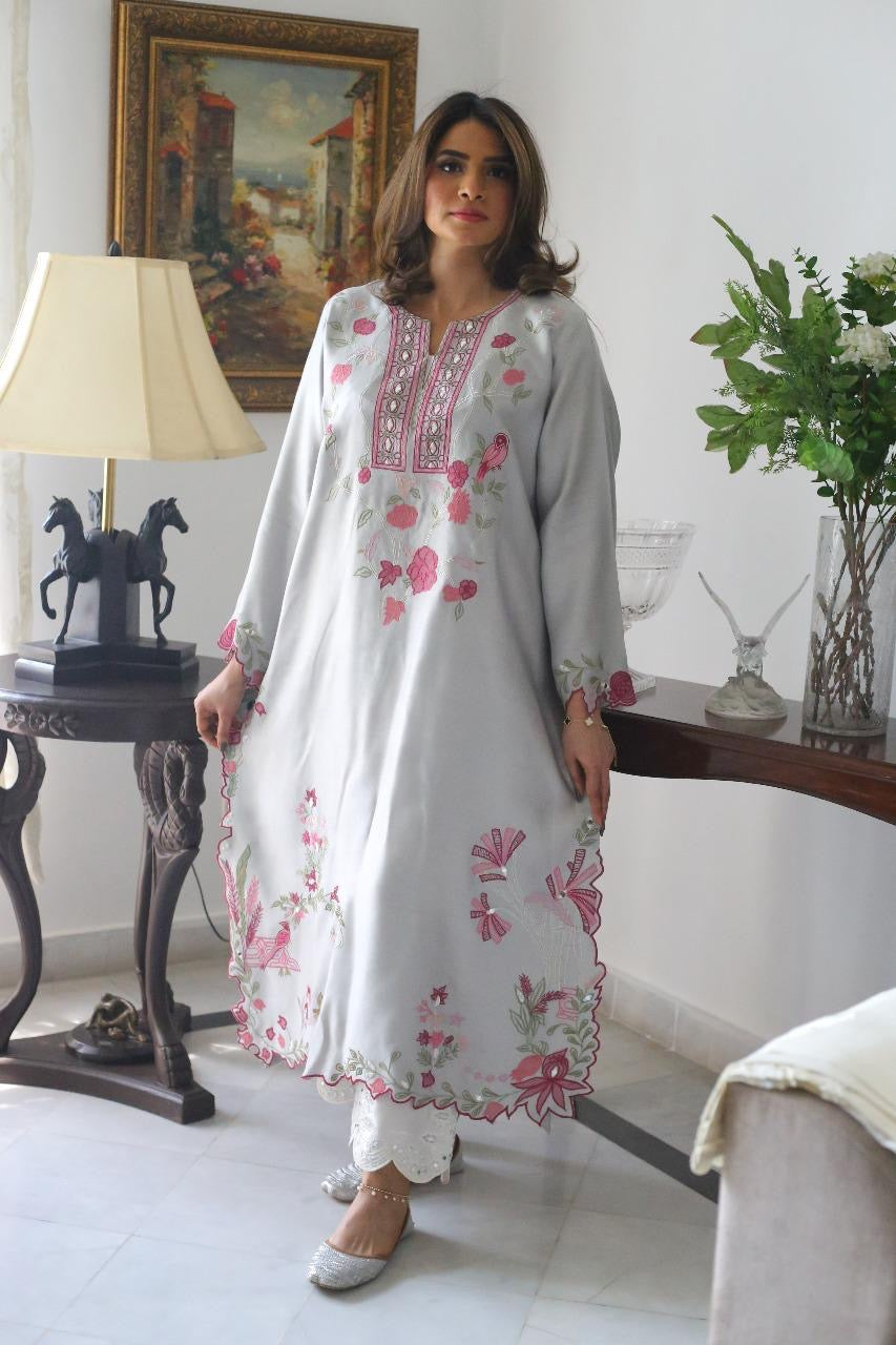 Floral and sheesha detailing on semi formal sleeves
